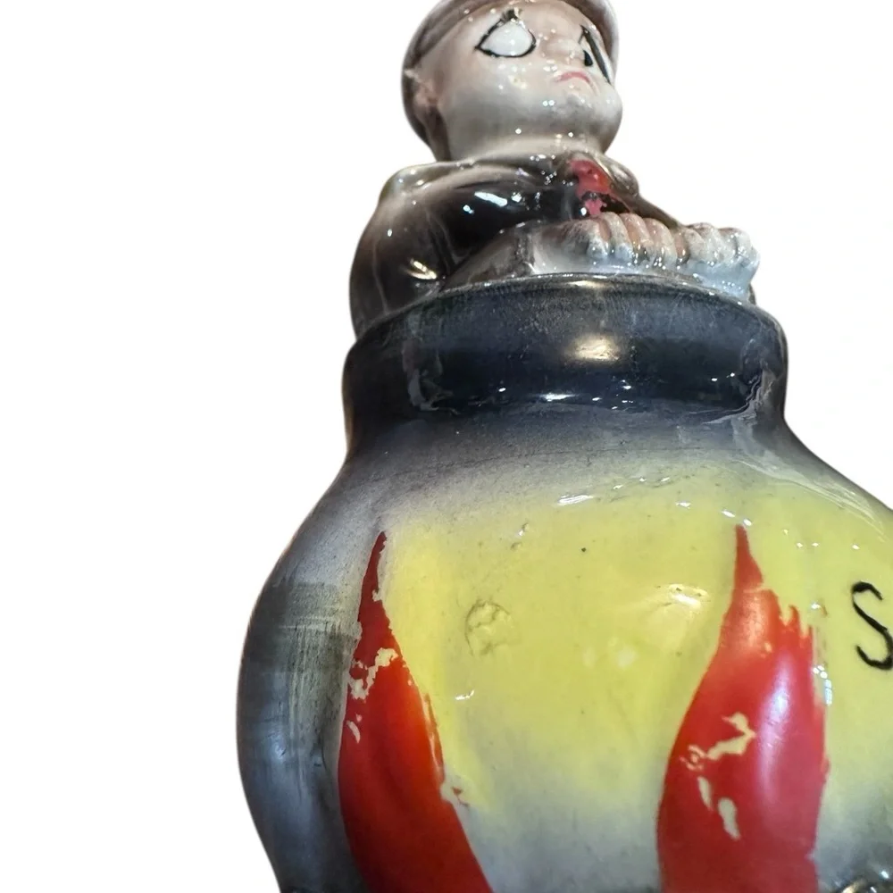 Vintage Japan Salt & Pepper Shakers Men in Boiling Pots‎ Ceramic Anthropomorphic